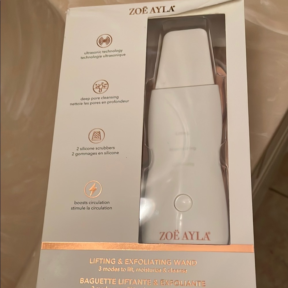 White Skincare Tool for Deep Cleansing